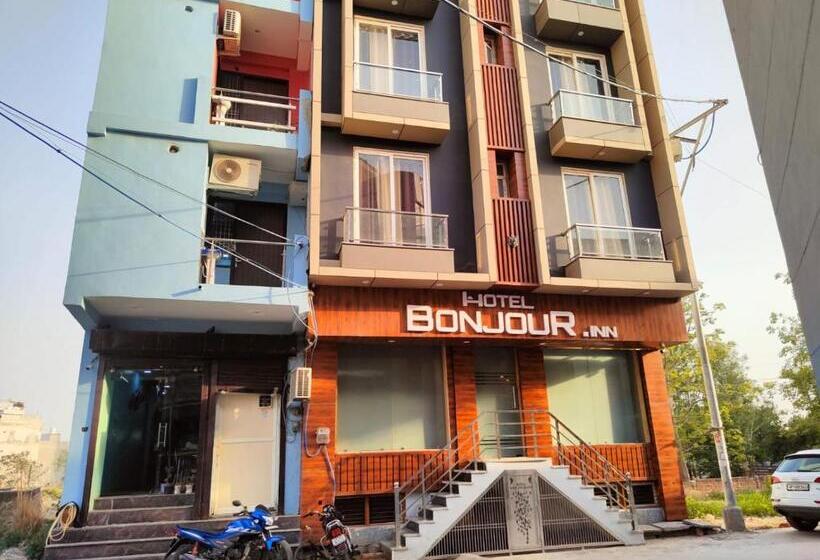 Отель O Bonjour .inn Near Crown Plaza