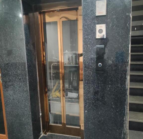 Отель O Bonjour .inn Near Crown Plaza