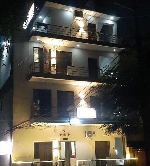 Отель O Cozy Suits