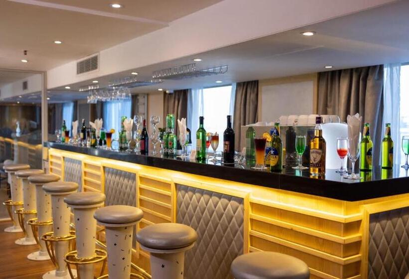 Отель Cruisebooking 3 Nights From Aswoan Every Monday And Wednesday Friday