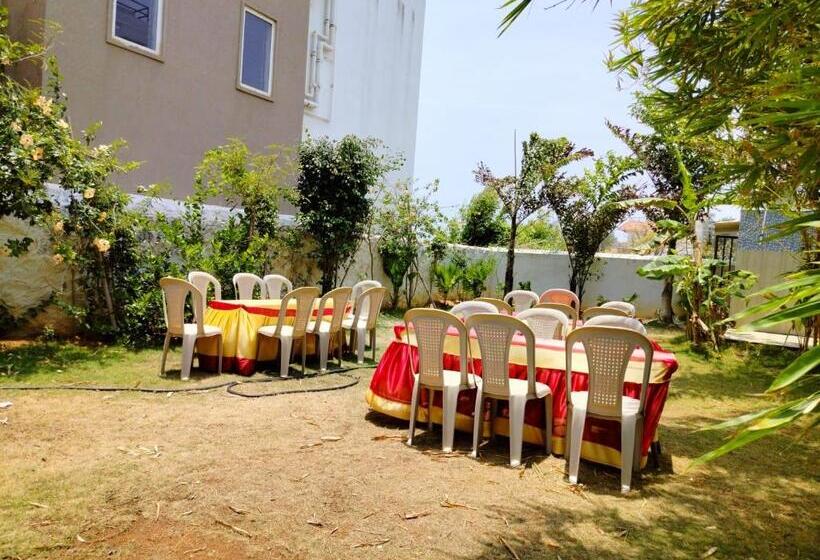 Отель Grand Paace