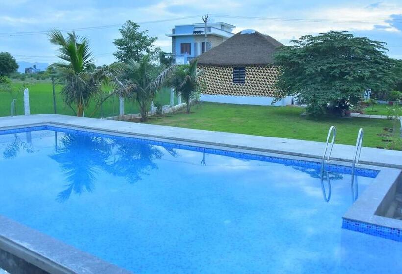 فندق Js Tanira Resort