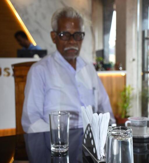 Отель Kausalya Inn