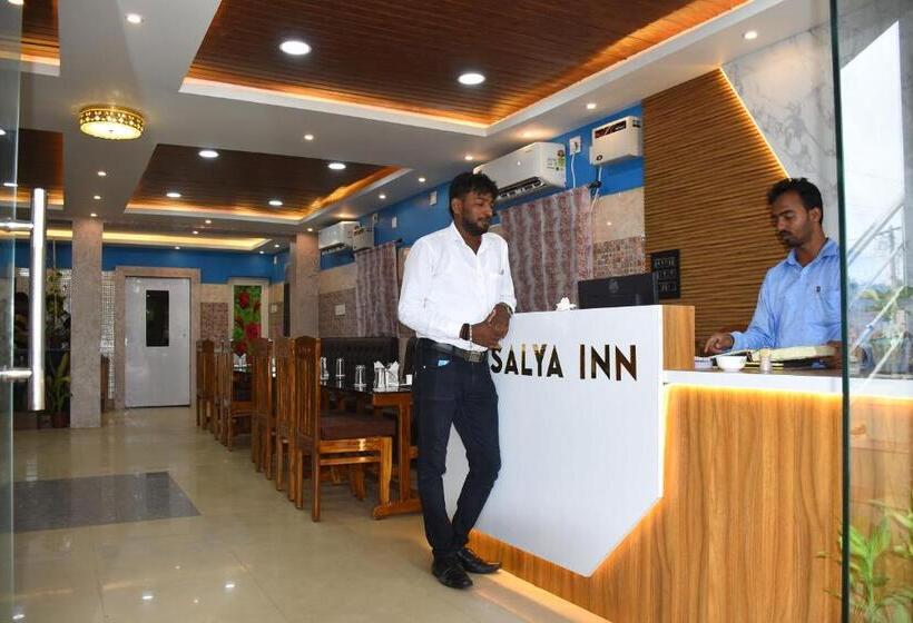 ホテル Kausalya Inn