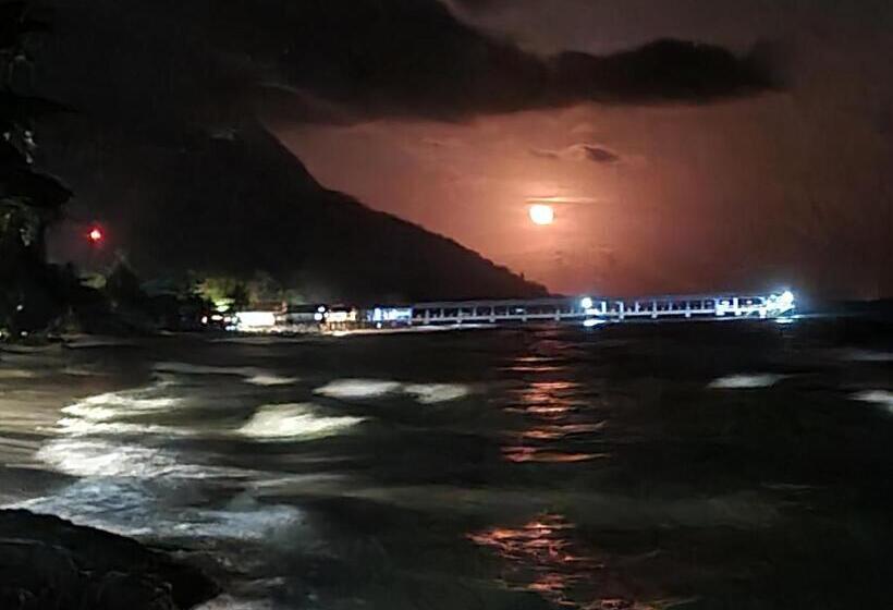 فندق Mukut Seaview