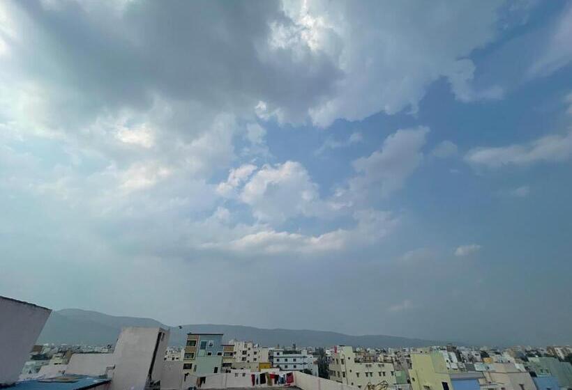 ホテル Pearl Stays, Tirupathi