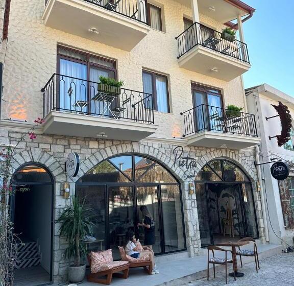 Отель Pietra Social House