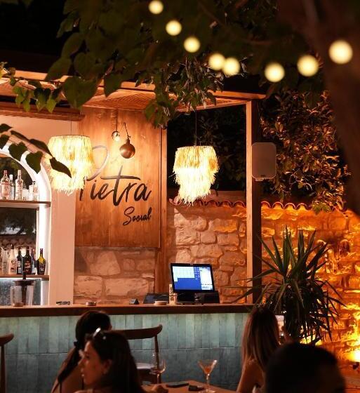 Отель Pietra Social House