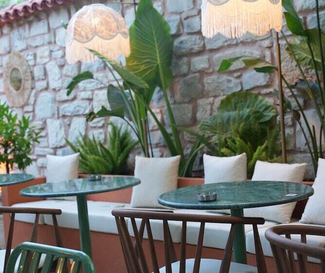 فندق Pietra Social House