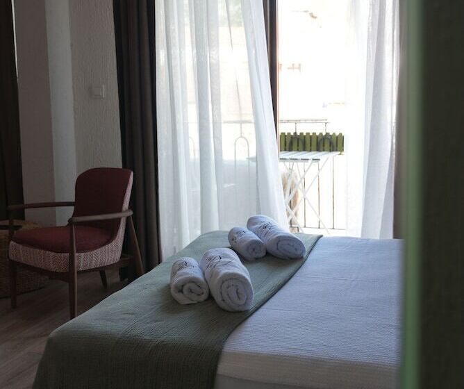 Отель Pietra Social House