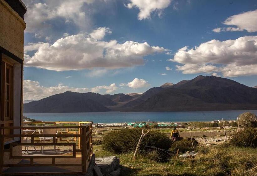 בית מלון כפרי Sama Resort