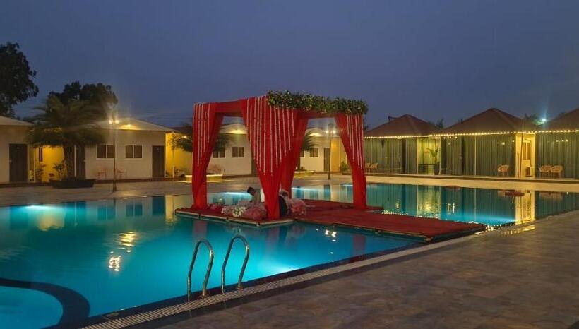 בית מלון כפרי Vss Lawns & Resorts Llp