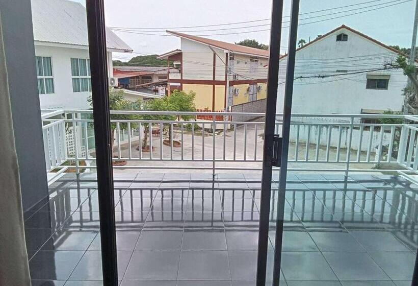 J Boutique Hotel เจ บูทีค โฮเทล