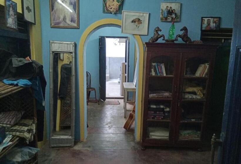 La Valentine Solo Hostel