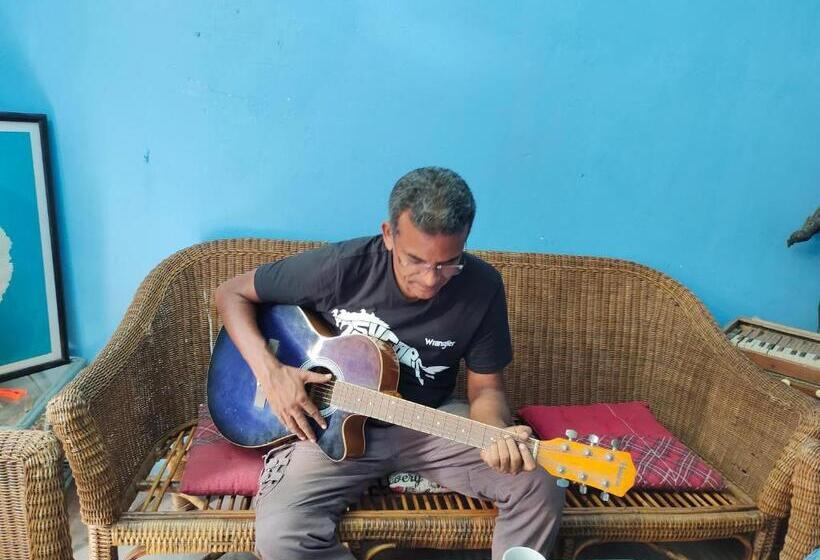 La Valentine Solo Hostel