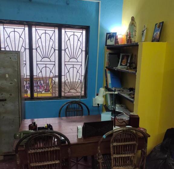 La Valentine Solo Hostel