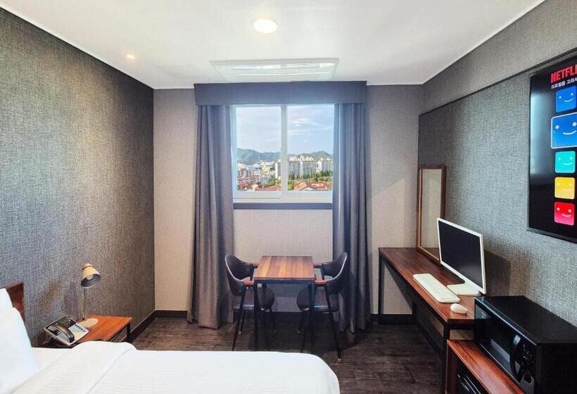 فندق على الطريق Pension Inn