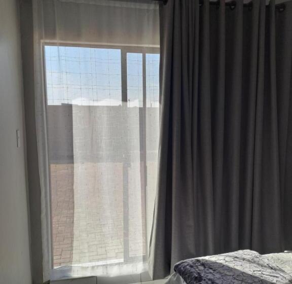 פנסיון Randhart Guesthouse