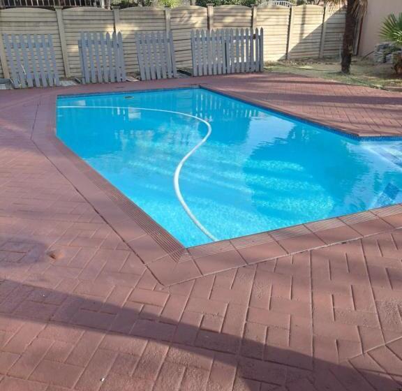 פנסיון Randhart Guesthouse
