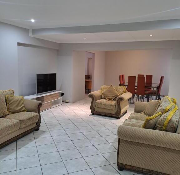 بنسيون Randhart Guesthouse