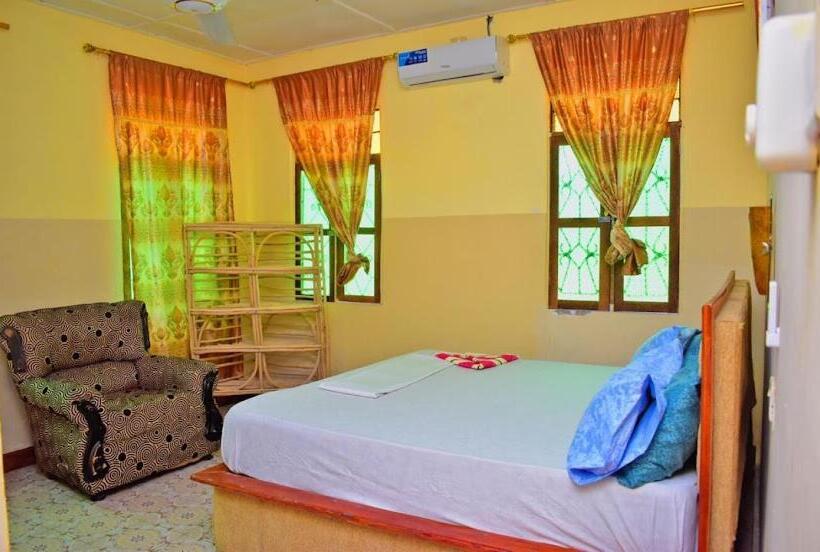 بنسيون Baha Nest Lodge