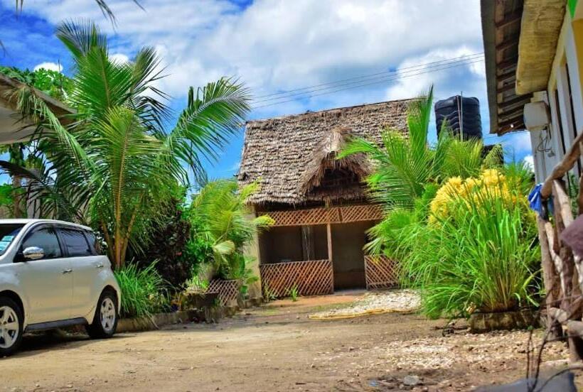 بنسيون Baha Nest Lodge