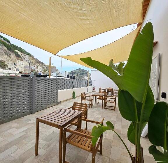 פנסיון Chiaia Di Rose Rooms & Apartment