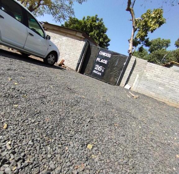 Пансион Chikos Accomodation