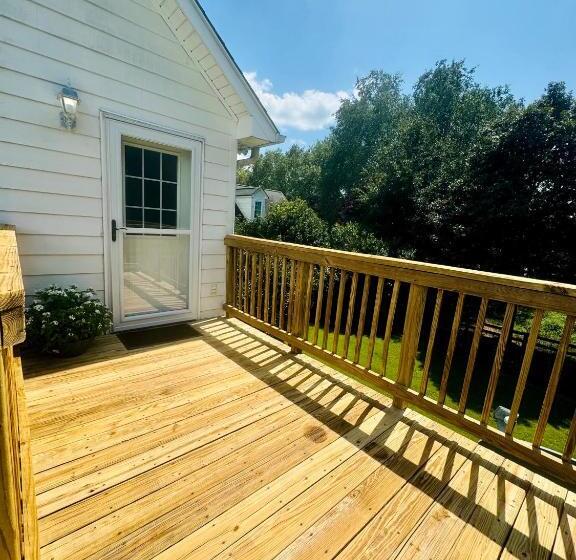 بنسيون Countryside Carriage House With Pool