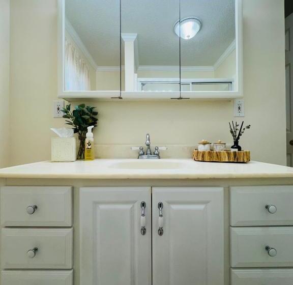 بنسيون Countryside Carriage House With Pool