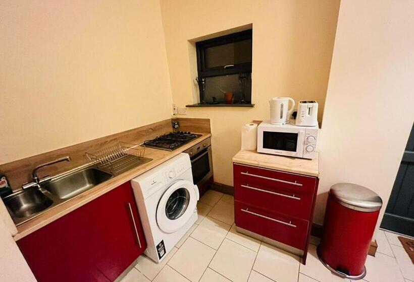 פנסיון Dormitorio Grande D08