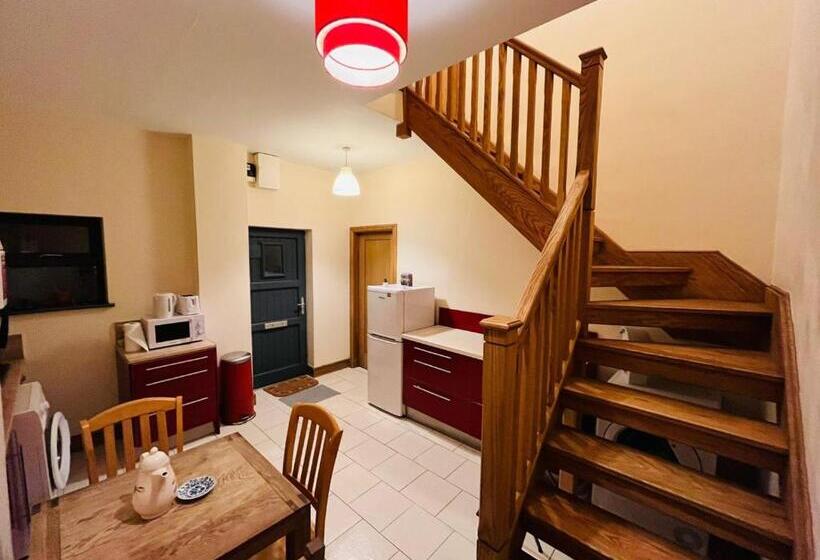 פנסיון Dormitorio Grande D08