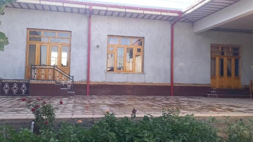 펜션 Grand House Hostel