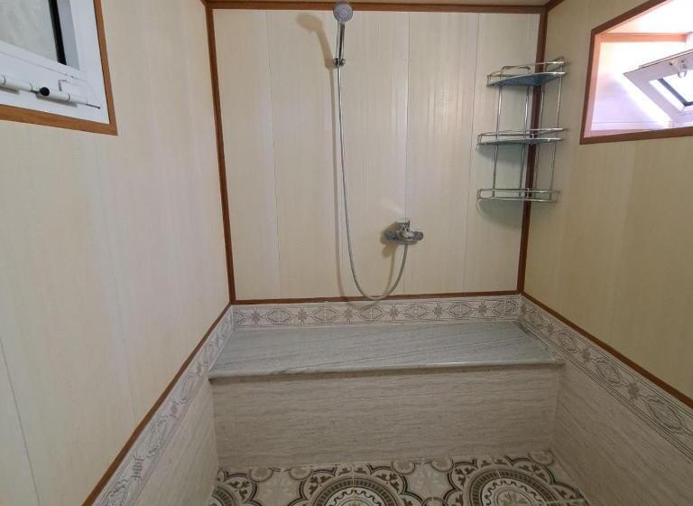 펜션 Grand House Hostel