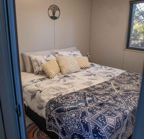 פנסיון Island Alive Guest House