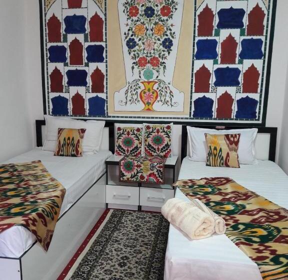 פנסיון Khodja Guesthouse