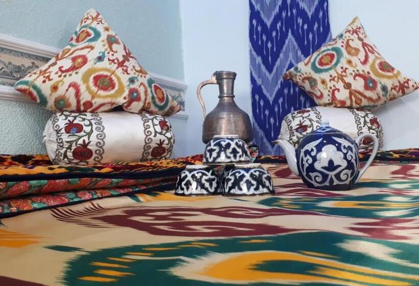 פנסיון Khodja Guesthouse