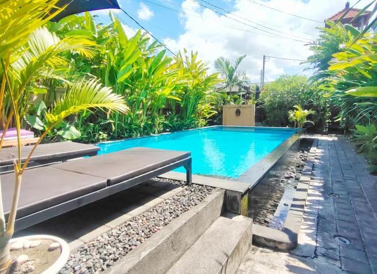 פנסיון Kubu Dad Cik