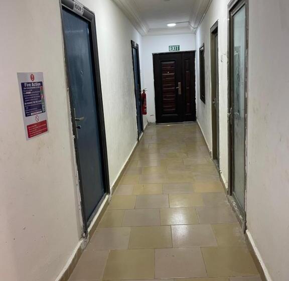 بنسيون Obaahemaa Owiredua Royal Castle Guest House