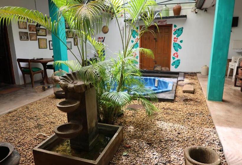 بنسيون Ronan Residency