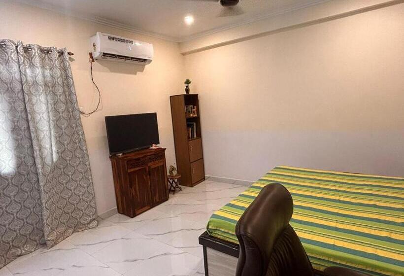 פנסיון Sangam House