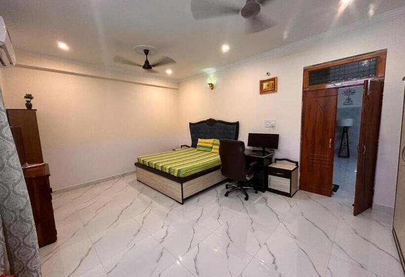 פנסיון Sangam House