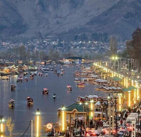 פנסיון Shumyla