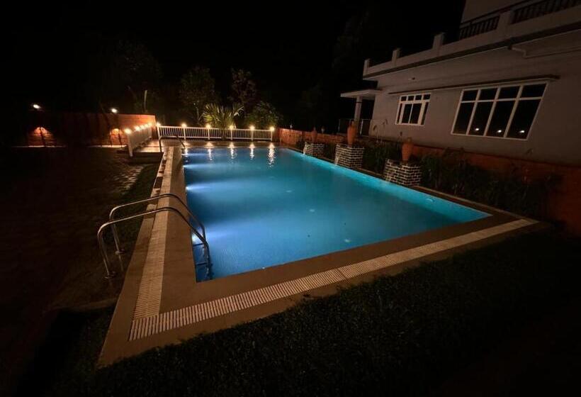 پانسیون The Caligo Resort Coorg