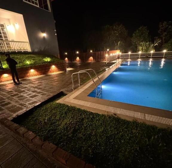 پانسیون The Caligo Resort Coorg