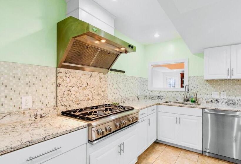 بنسيون Waterfront Basement Unit Near Mgm