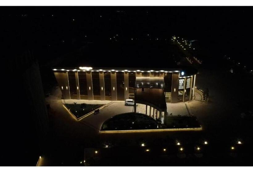 אתר נופש The Riverside Inn