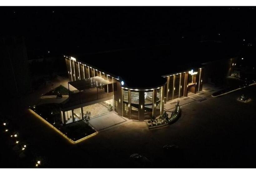 אתר נופש The Riverside Inn