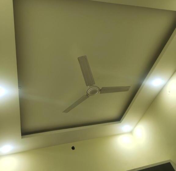 Shree Siddhi Vinayak Hotel & Restaurant