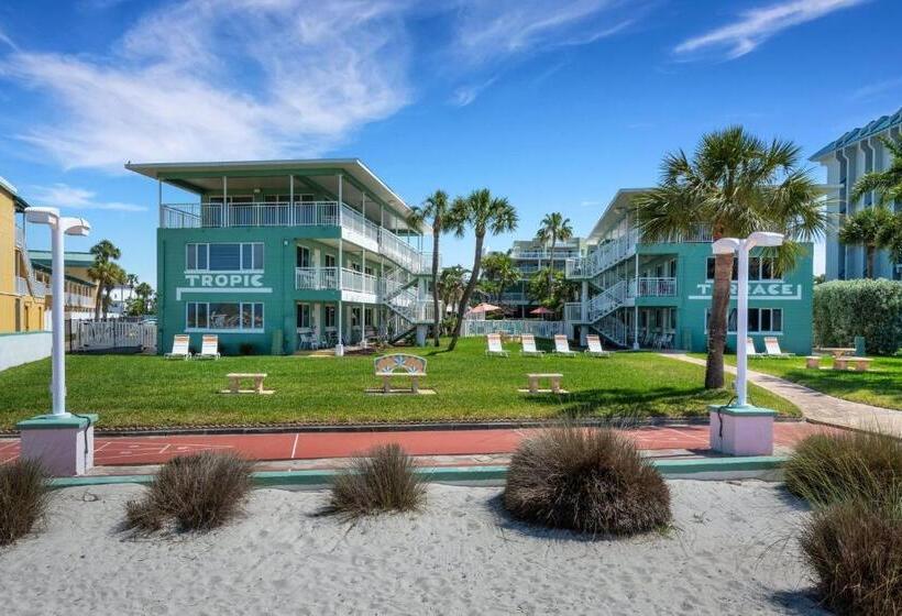 Tropic Terrace #19   Beachfront Resort Suite